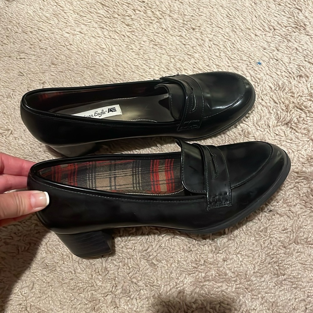 Vintage American eagle heeled penny loafers. Womens size 8.